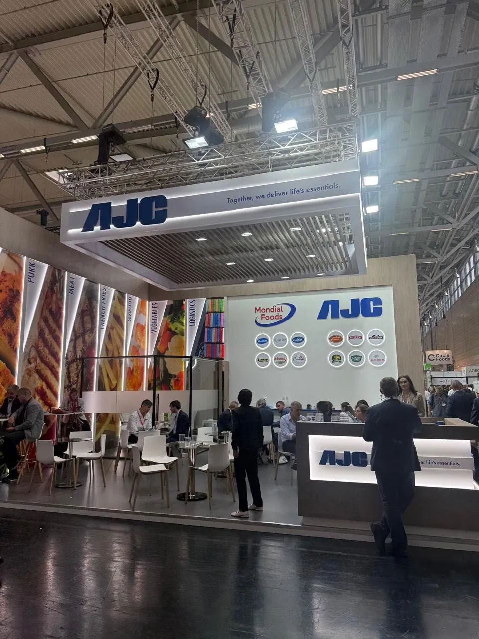 AJC — stand em feira internacional